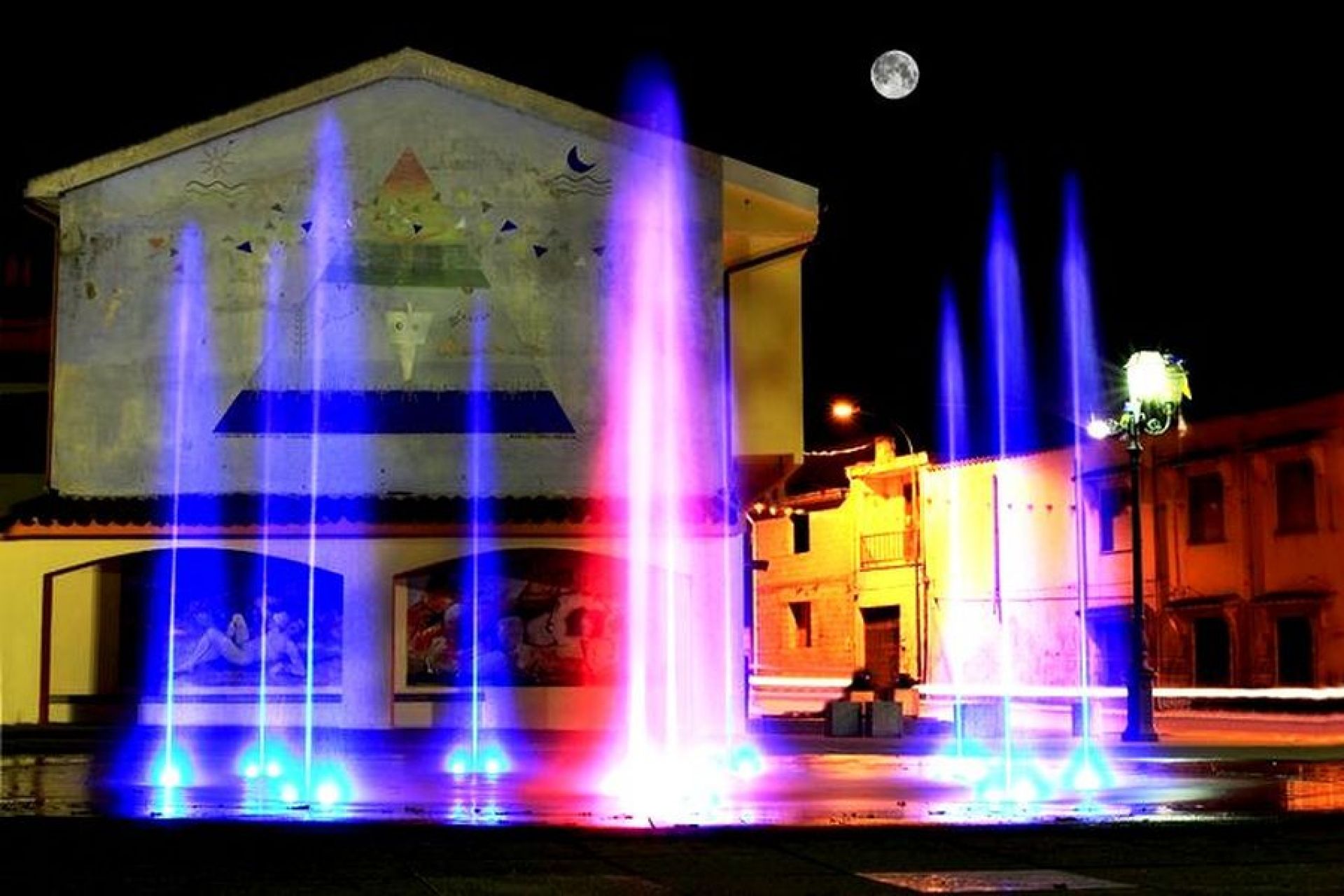 FONTANA A PAVIMENTO LUCI E COLORI